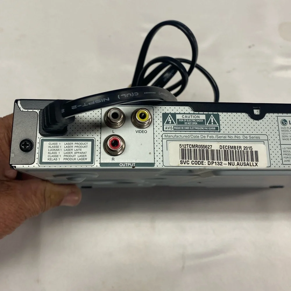 LG DVD/CD Player Model No. DP-132- powers on-ejects-no remote-hdmi cable